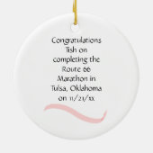 Ornement de course de marathon en rose (Dos)