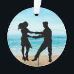 Ornement de danse - Beach Shag Dancing<br><div class="desc">J'espère que vous en profiterez comme un ornement pour votre arbre, un trinket toute l'année à accrocher dans votre maison, un cadeau pour vos amis dansants de shag ... vous le nommez! J'ai payé les frais pour les licences étendues pour obtenir le quai et l'océan pour lui donner cette sensation...</div>