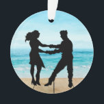 Ornement de danse - Beach Shag Dancing<br><div class="desc">J'espère que vous en profiterez comme un ornement pour votre arbre, un trinket toute l'année à accrocher dans votre maison, un cadeau pour vos amis dansants de shag ... vous le nommez! J'ai payé les frais pour les licences étendues pour obtenir le quai et l'océan pour lui donner cette sensation...</div>