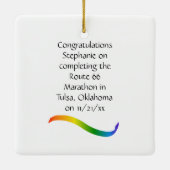 Ornement de marathonien de femme en arc-en-ciel (Dos)