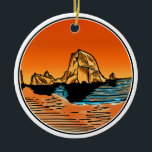 Ornement de plage de Haystack Rock Cannon<br><div class="desc">L'emblématique Haystack Rock de Cannon Beach brille au coucher du soleil dans ce design d'art linéaire.</div>