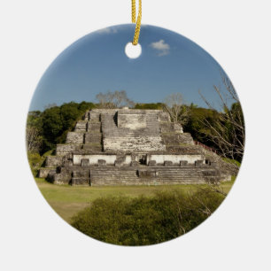 Ornement En Céramique Altun Ha est un site maya qui remonte à 200