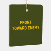 ORNEMENT EN CÉRAMIQUE AVANT VERS L'ENNEMI (Droite)