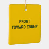 ORNEMENT EN CÉRAMIQUE AVANT VERS L'ENNEMI (Droite)