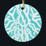 Ornement En Céramique Beach Coral Reef Motif Nautique Blanc Bleu<br><div class="desc">Ce joli motif nautique reprenant d'inspiration océan / plage ressemble à un récif corallien tissé complexe en blanc sur une plage - arrière - plan bleu. L'élégante motif de la barrière de corail est faite dans un style pochoir. La couleur bleue rappelle les mers tropicales claires et claires. Ce design...</div>