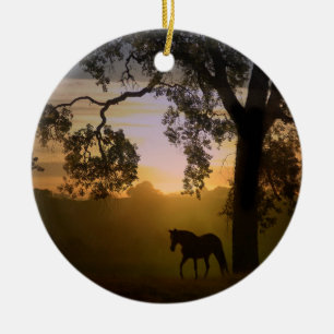 Ornement En Céramique Beau cheval en lumière du coucher du soleil/Ornem