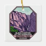 Ornement En Céramique Black Canyon Of The Gunnison National Park Vintage<br><div class="desc">Noir Canyon dessin vectoriel. Le parc entoure une partie d'une gorge profonde aux parois abruptes taillée dans la roche précambrienne au bord de la rivière Gunnison. La faune comprend des cerfs mulets,  des wapitis et des aigles dorés.</div>