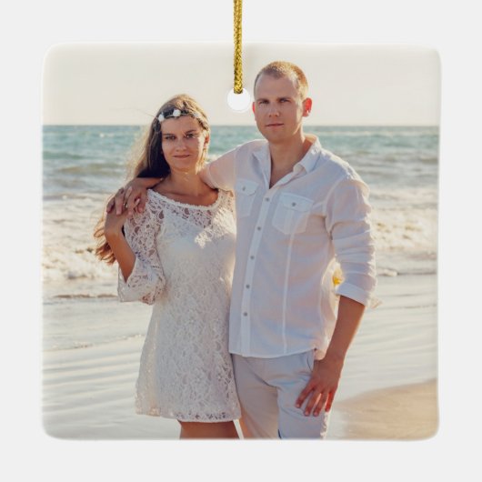 Ornement En Céramique Boissons sur la plage Premier Noël Daté (Dos)