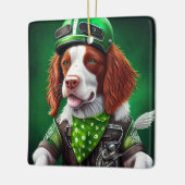 Ornement En Céramique Brittany Spaniel conduite vélo St. Patrick's Day (Gauche)