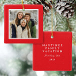 Ornement En Céramique Cadre rouge simple photo de Noël<br><div class="desc">Inspiré d'une tasse de camp en plein air, cet ornement photo de vacances à cadre de mouchoirs rouge comporte une photo sur le devant et une pièce pour le texte personnalisé sur le dos correspondant. Ce décor de Noël simple est parfait pour les familles extérieures et pour se souvenir d'une...</div>