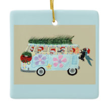 Chats fous dans leur van hippie de Noël