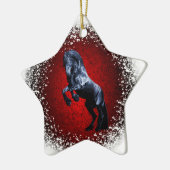 Ornement En Céramique Cheval friésien, étalon noir, neige, granit rouge (Gauche)