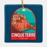 Ornement En Céramique Cinque Terre Italie Travel Art Vintage<br><div class="desc">Design d'art de voyage rétro des Cinque Terre. Les Cinque Terre est une succession de villages balnéaires centenaires situés sur la côte accidentée de la Riviera italienne.</div>