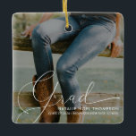 Ornement En Céramique Classic Script Photo Moderne Cool Graduation Party<br><div class="desc">Prenez les souvenirs et célébrez les réalisations de votre diplômé préféré avec notre Classic Script Photo Modern Cool Graduation Party Ceramic Ornament. Ce gardien personnalisé est le moyen parfait de commémorer leur diplôme d'études supérieures ou secondaires et de chérir le jalon pour les années à venir. Customisé de leur nom...</div>