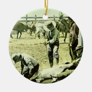 Ornement En Céramique Cowboys américains stigmatisant un veau, c.1900