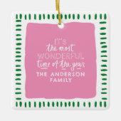 Ornement En Céramique Custom Family Name Modern Pink & Green Christmas (Devant)