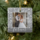Ornement en céramique de Noël<br><div class="desc">Votre photo préférée sur les feuilles blancs, les baies et les points et N'IMPORTE QUEL arrière - plan COULEUR (nous montrons gris.) CHANGEZ le mot FOREVER à n'importe quoi ! CONSEIL : Placez votre texte entre les carrés pour conserver les swashes de texte - télécharger une haute résolution, photo recadrée...</div>
