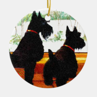 Ornement En Céramique Deux chiens de Scottie attendant le père noël