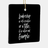 Ornement En Céramique ejemplo de liderazgo (Droite)