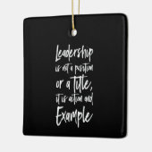 Ornement En Céramique ejemplo de liderazgo (Gauche)