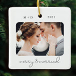 Ornement En Céramique Elegant Elegant Merry Maried Wedding Photo<br><div class="desc">Voici un script moderne Merry & Marriott Photo ornament featires two of your wedding on the front and back as well as your monograms and date of your celebration. This stylish keepsake will remind you of your big day for decades to come.</div>