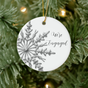 Ornement En Céramique Faux Silver et White Winter Snowflake Fiançailles