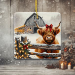 Ornement En Céramique Ferme vintage et Vache des Highlands<br><div class="desc">Un ornement de Noël sur le thème de la ferme personnalisée. Une ferme vintage avec une petite vache Highland debout à l'extérieur par une journée d'hiver enneigée.</div>