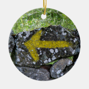 Ornement En Céramique Flèche jaune sur l'ornement de barrière