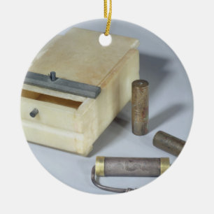 Ornement En Céramique La boîte d'albâtre et le bronze et l'argent