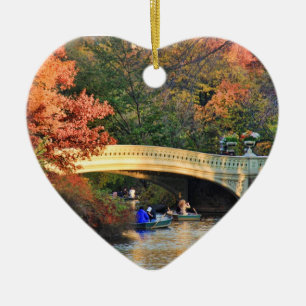 Ornement En Céramique L'automne à Central Park: Voiliers près du Bow Bri