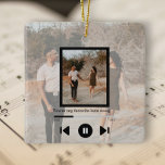 Ornement En Céramique Lecteur de musique photo et texte personnalisé<br><div class="desc">Personnalisé Photo et Texte Music Player ornement de Ricaso - ajoutez votre propre photo et texte,  parfait pour les cadeaux de mariage,  Valentines et plus encore ..</div>