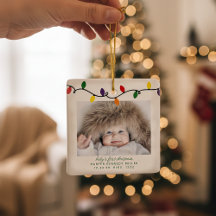 Les premières lumières de Noël du bébé coloré