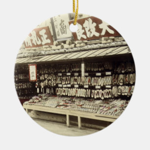 Ornement En Céramique Magasin de chaussure à Kyoto, c.1890 (photo