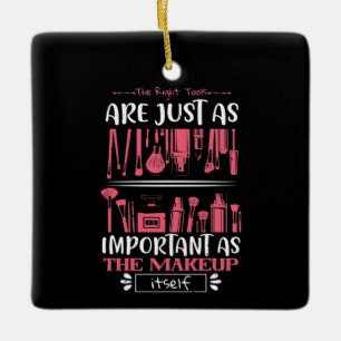 Ornement En Céramique Maquillage - Les Outils Appropriés Pour Le Maquill