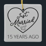 Ornement En Céramique Marié Il Y A 15 Ans III<br><div class="desc">Un design sympa, parfait pour tous ceux qui ont été mariés pendant 15 ans et à une cérémonie de renouvellement du voeu mariage. Il fait une belle tenue assortie pour les couples ! 'Just Married 15 Years ago' (Marié il y a 15 ans) cite un couple qui s'est marié il...</div>