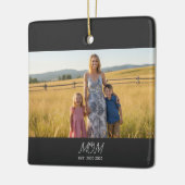 Ornement En Céramique Mom Established Black White Script Photo (Gauche)