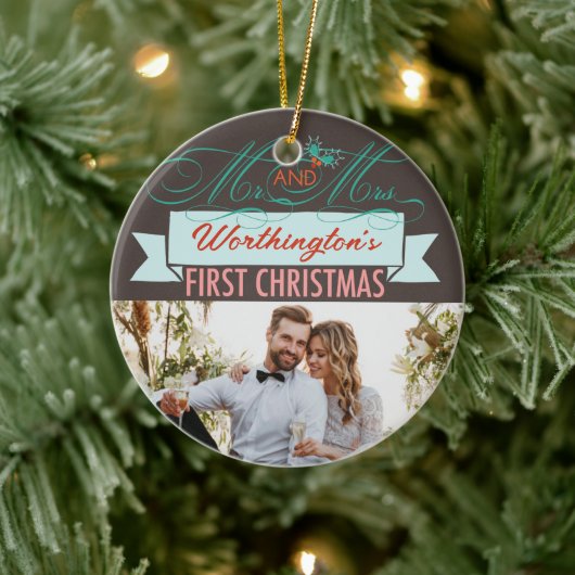 Ornement En Céramique Mr & Mrs First Christmas Mistletoes Mariage photo (Arbre)