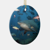 Ornement En Céramique nager avec des requins (Droite)