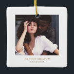 Ornement En Céramique Noël élégant | Minimal Élégant Couple Photo<br><div class="desc">Couleur Camel tendance Minimaliste Elegant Keepsaké | Joyeux et marié,  Mariage ou fiançailles Photo ornement en céramique</div>