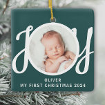 Ornement En Céramique Nom personnalisé Ma première photo de Noël Vert<br><div class="desc">Cet adorable ornement photo de Noël pour bébé est décoré avec le mot JOY dans la typographie stylisée sur un arrière - plan vert. Facilement personnalisable avec votre photo,  nom et année.</div>