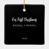 Ornement En Céramique Notre première photo de Noël Script minimal Marié (Dos)