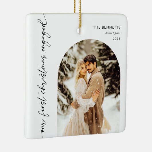 Ornement En Céramique Notre première photo Fiançailles de Noël (Droite)