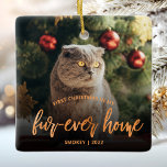 Ornement En Céramique Pet Photo First Christmas Forever Home Cuivre<br><div class="desc">Célébrez le premier Noël de votre animal de compagnie dans sa nouvelle maison avec ce magnifique ornement de gardien moderne. Le texte dit "Premier Noël dans ma maison de fourrure", avec les mots "fourrure-maison" dans l'élégant script de fausse feuille de cuivre. Remplacez l'exemple d'image par une photo de votre chat...</div>