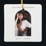 Ornement En Céramique Photo minimaliste simple Joyeux et Marié<br><div class="desc">Simple minimaliste marron marron marron marron marron marron de bois Arc | Joyeux et marié en céramique ornement</div>