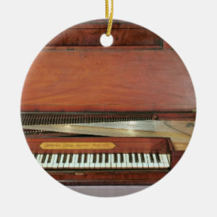 Ornement En Céramique Piano carré, 1767 (photo)