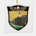 Ornement En Céramique Portland Head Light Maine Art Vintage<br><div class="desc">OEuvre vectorielle Portland Head Light. Portland Head Light est un phare historique situé à Cape Elizabeth,  dans le Maine. Terminé en 1791,  il est le plus ancien phare du Maine.</div>