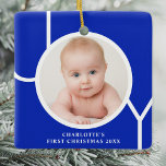 Ornement En Céramique Première photo personnalisée de Noël du bébé bleu<br><div class="desc">Cet élégant ornement photo de Noël de gardien est décoré du mot JOY en typographie blanche sur un arrière - plan bleu paon. Facilement personnalisable avec votre photo,  nom et année.</div>