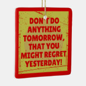 Ornement En Céramique Regret passé et présent tendu (Droite)