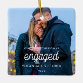 Ornement En Céramique Retro script Notre première photo engagée Noël (Devant)