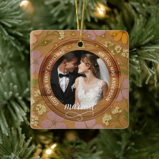 Ornement En Céramique Rustic Wood Grain Floral First Christmas married (Arbre)